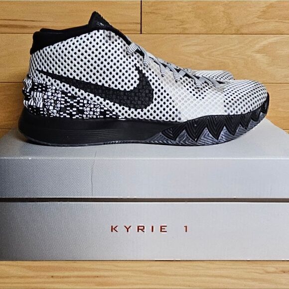 Nike Kyrie 1 BHM Size 10 Black History Month White Black Dark Grey 718820-100